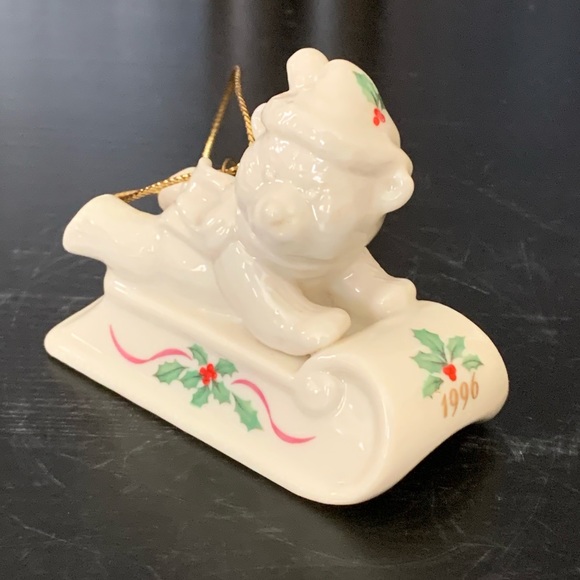 Lenox Other - Lenox Sledding Bear 1996 Holiday Annual Ornament